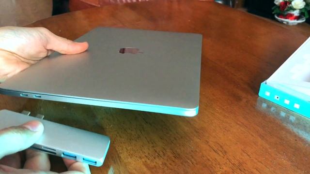 EASYA USB-C Hub | MacBook Type-C na HDMI, USB, MicroSD a SD смотреть онлайн