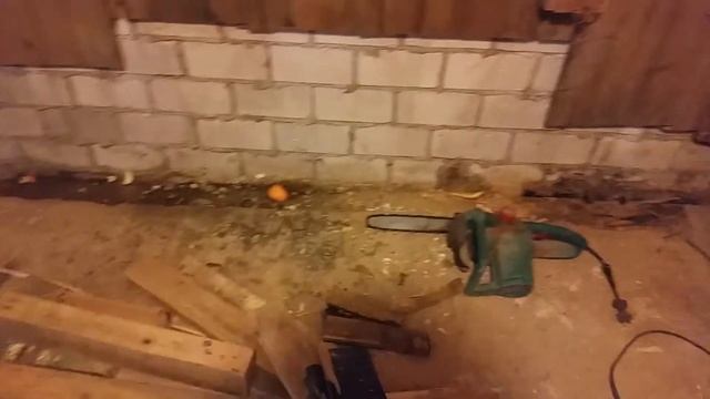 Демонтаж каркаса. Какие части гнилых деревянных стен дома с кирпичной облицовкой разбирал? смотреть онлайн