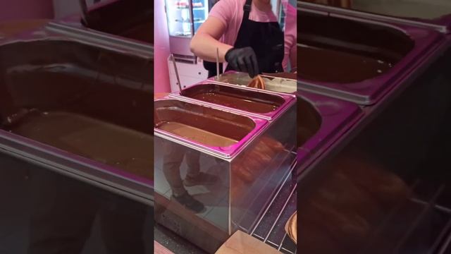 Куда точно нужно сходить в Праге? смотреть онлайн