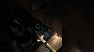 Vw touran открываем капот! Сорвало тросик!