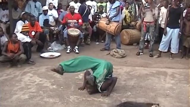 Boka Camara plays Dununba 2005 смотреть онлайн