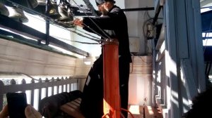 Трезвон после Литургии на Успение, Троице-Сергиева Лавра. Фрагмент.