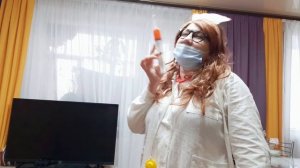 Сумашедший доктор сделал папе ОЧЕНЬ БОЛЬШОЙ УКОЛ и КЛИЗМУ  серия 4