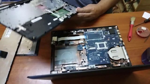 Lenovo G50-30. Dezasamblare și curățare. смотреть онлайн