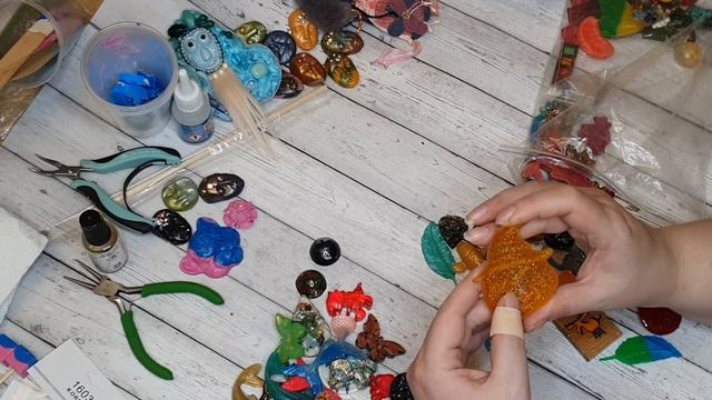 Разбираю старые заготовки из эпоксидки...много красоты :) смотреть онлайн