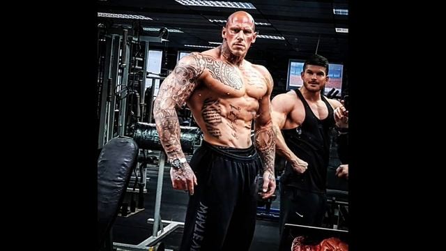 Martyn Ford vs. The Iranian Hulk @ MMA Polish KSW смотреть онлайн