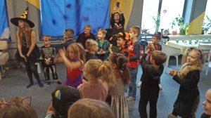 Муха справа муха слева улетела