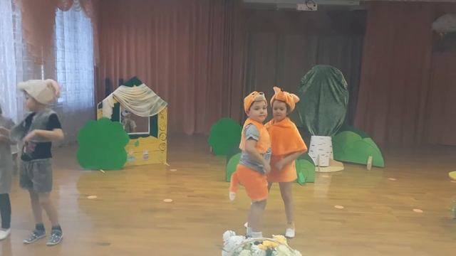 Театральная постановка сказки Как котенок искал маму в исполнении группы детского сада г.Уфы смотреть онлайн