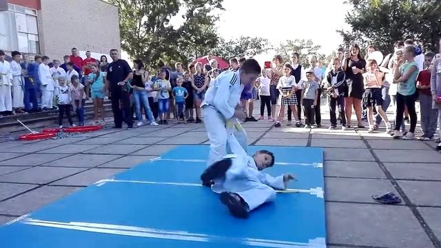 Отделение дзюдо и самбо.Показательные выступления.21.09.18. смотреть онлайн