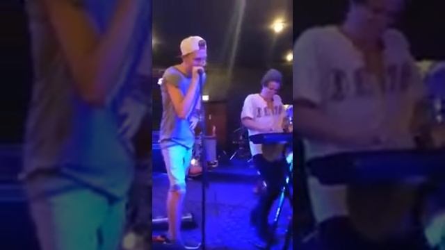 Tristan Evans singing Risk It All смотреть онлайн