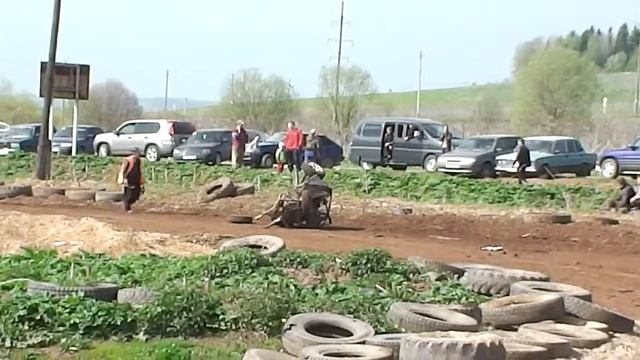 Автокросс перевернулся на старте