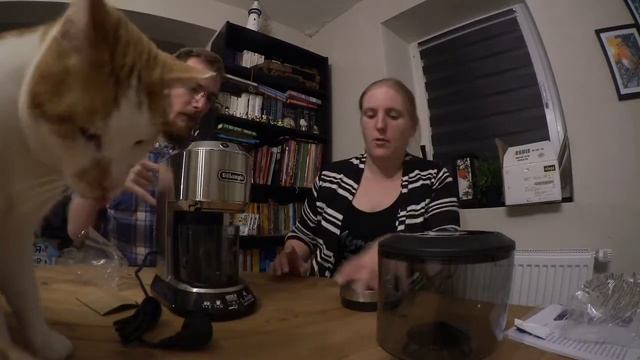 Unboxing DeLonghi Dedica KG521 M Kaffeemühle смотреть онлайн