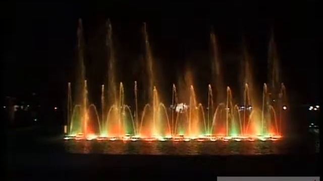 Музыкальный (Поющий) фонтан смотреть онлайн