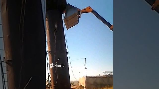 Падает водонапорная башня. смотреть онлайн