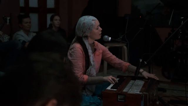 Hare Krishna Kirtan ? 26.03.2022 ? Rada Dusha Yoga Home ? смотреть онлайн