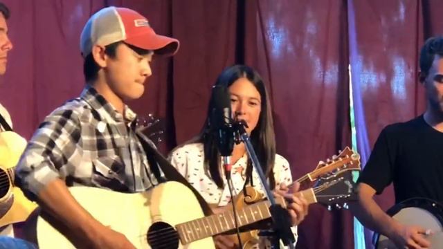 TK Tran - When You Say Nothing at All (Keith Whitley cover, with AJ Lee & Blue Summit) смотреть онлайн