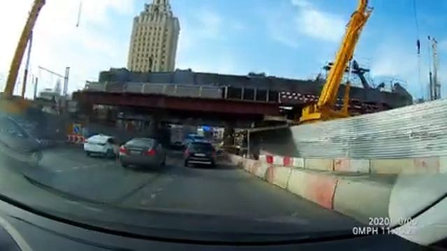 Движение на площади трех вокзалов в Москве смотреть онлайн