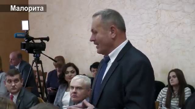 Власть: "Люди хотят немного, но бесплатно. Но двери в кабинет ногой открывать не нужно!" смотреть онлайн