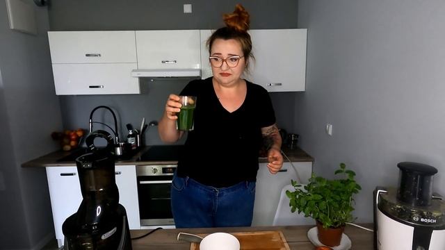 WYCISKARKA czy SOKOWIRÓWKA? Co lepsze? Porównanie Kuvings Evo820plus i Bosch MES 25A0 смотреть онлайн