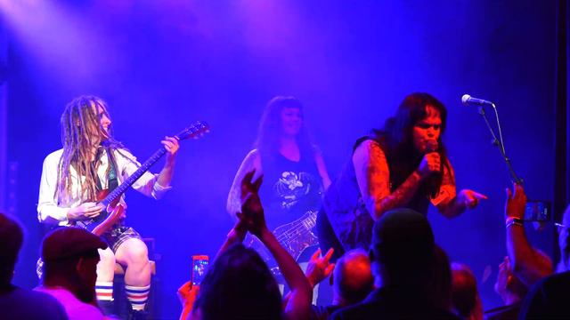 Hell's Belles - T.N.T. смотреть онлайн