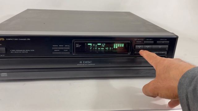 Onkyo DX-C106 6-Disc Carousel CD Changer смотреть онлайн
