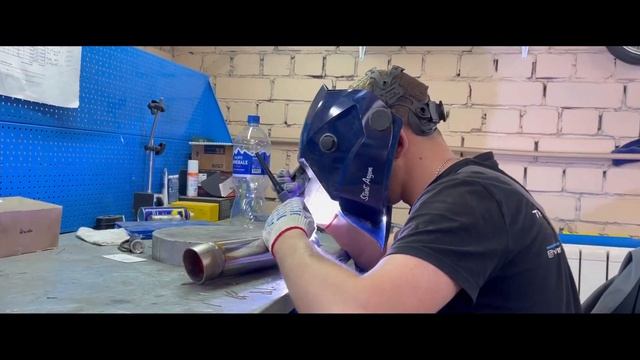 Ford Mustang - заехал к нам тюнинг выхлопной системы, были сделаны доработки для более крутого звук смотреть онлайн