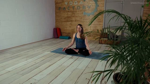 Zeiss Compact Zoom Cinema lens test - Zeiss at their very best? смотреть онлайн