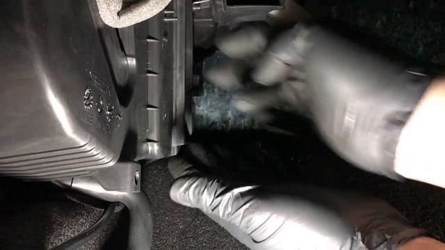 NISSAN KICKS CABIN FILTER REPLACEMENT DIY QUICK & EASY! смотреть онлайн
