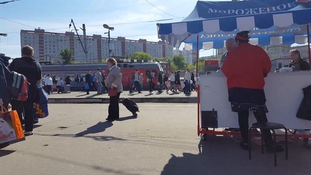 Момент перед отправлением с Курского вокзала смотреть онлайн