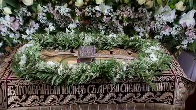 Днесь висит на древе (знаменный распев смотреть онлайн