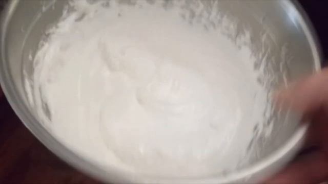 Пирожное ШОКОЛАДНАЯ МЕРЕНГА (безе) с орехами - начните свой день ВКУСНО! MERENGA cake смотреть онлайн
