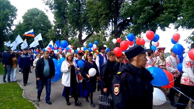 День России/12.06.2016/Парад Ассамблея народов России/Ярославль ( безкомментарий ) смотреть онлайн