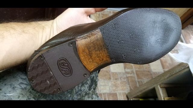 Туфли мужские светло коричневые (набойки) SHOE REPAIR - Installation of pads on men's shoes. смотреть онлайн