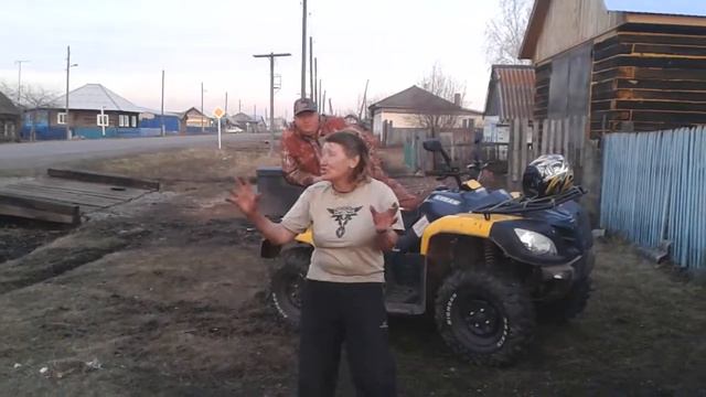 Бабка зажигает группу КОМИССАР. смотреть до конца смотреть онлайн