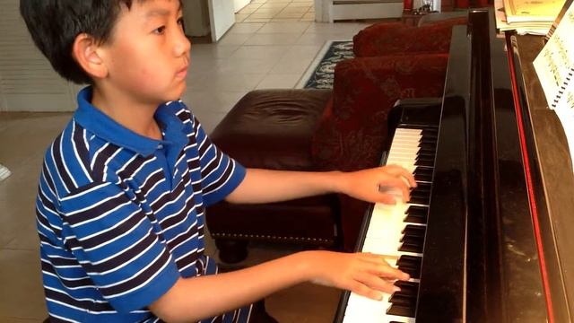 7 years old boy play piano смотреть онлайн