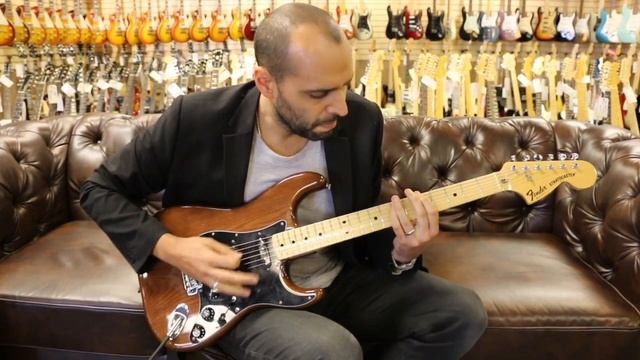 Norman's Rare Guitars - Guitar of the Day: 1977 Fender Stratocaster смотреть онлайн