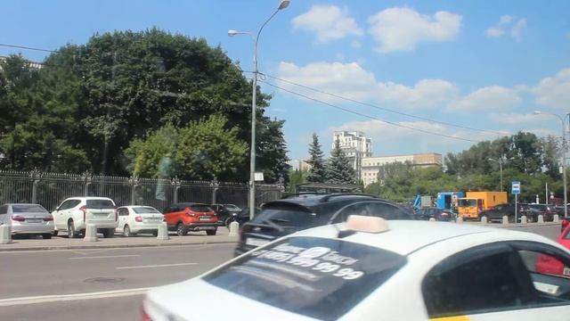 От набережной до метро - по Красной Пресне на автобусе в центре Москвы! смотреть онлайн