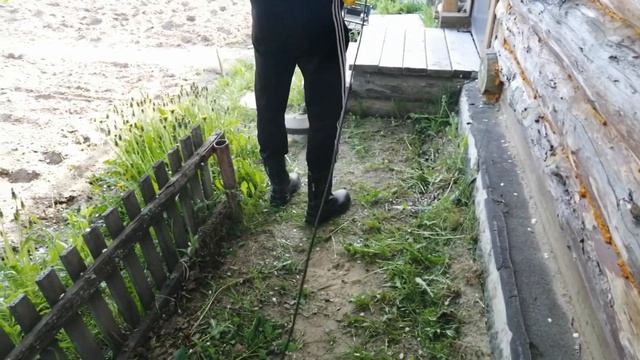 Уход за участком! Косим траву и одуванчики! :-) смотреть онлайн