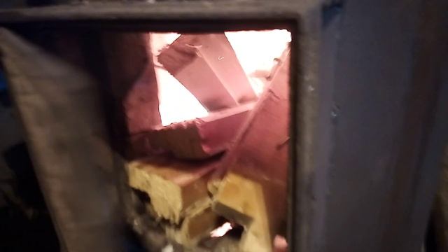 Отопление мастерской с реально хорошим КПД.Обзор самодельного котла и системы отопления. смотреть онлайн