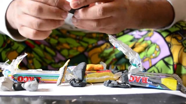 Speed Making: Guitarra y Bajo de plastilina (Bass and guitar with clay) смотреть онлайн