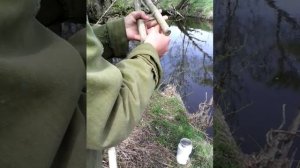 Установка жерлицы с берега