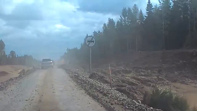 Дорожники шутят, знак обгон разрешен. смотреть онлайн