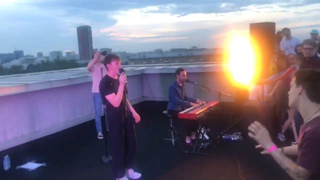 OQJAV - Не парень @ 1 июля 2018, ВДНХ смотреть онлайн