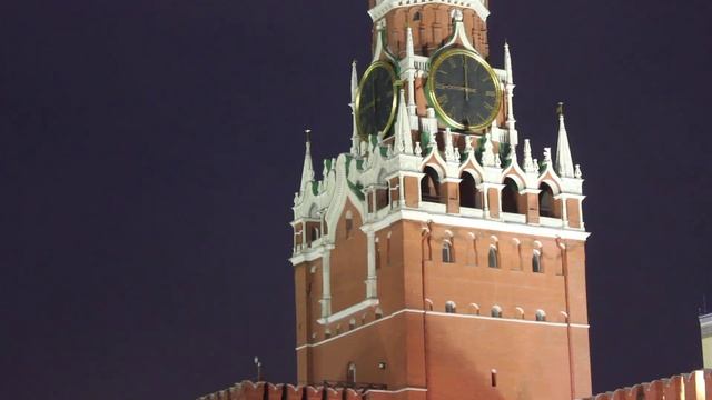 Спасская башня и Храм Василия Блаженного смотреть онлайн