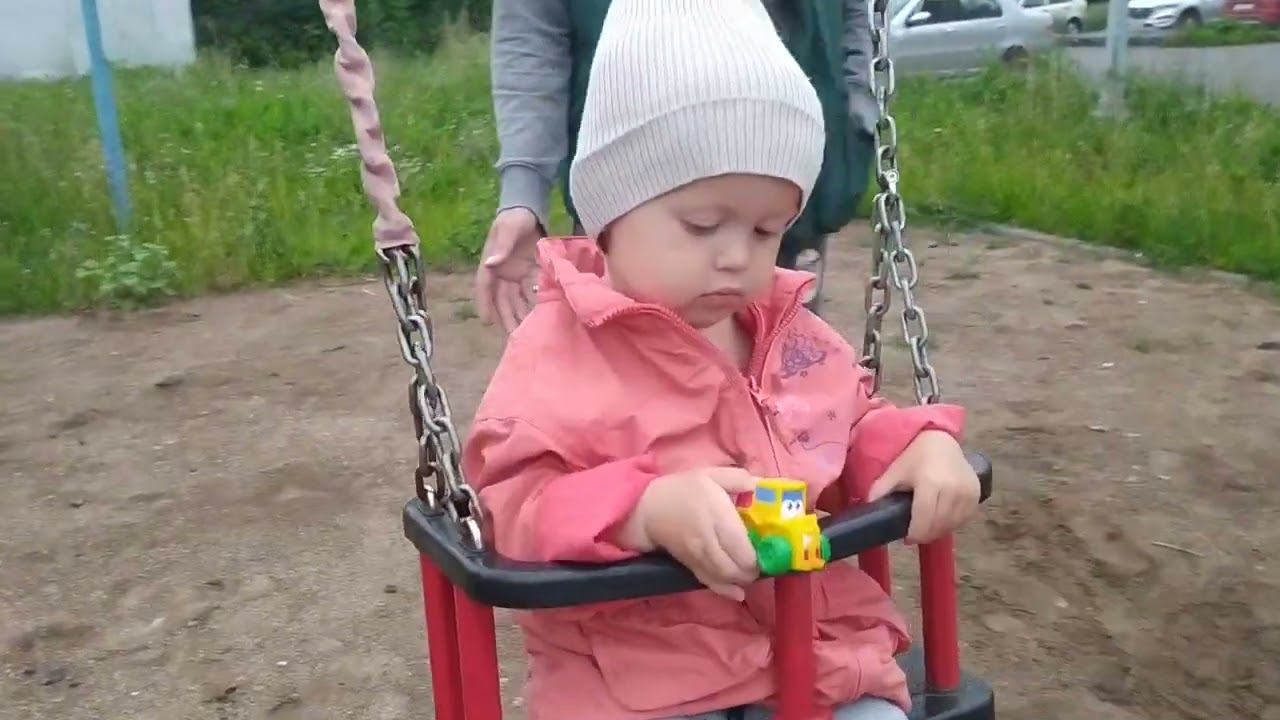 Мишель не хватило качелей.) смотреть онлайн