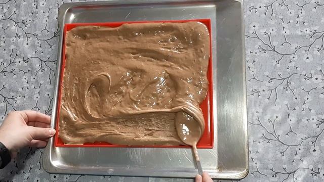 Шоколадный бисквитный рулет смотреть онлайн