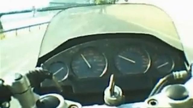 Suzuki GSX 400X IMPULSE Running.avi смотреть онлайн