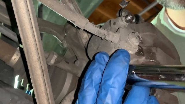 2005 Dodge Magnum - Brake Job, Flush, and Parking Brake Adjustment смотреть онлайн