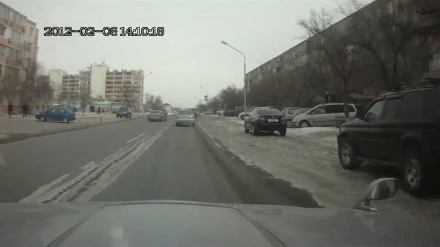 R031HNM Наглое движение по встречной полосе смотреть онлайн