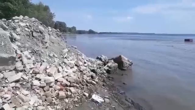 Депутат захватил берег Волги смотреть онлайн